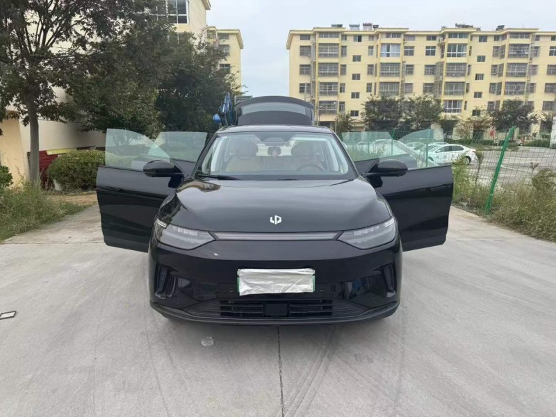 徐州25年零跑汽车C116