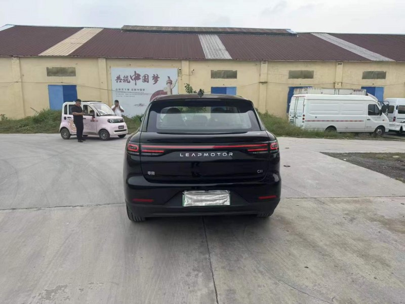 徐州25年零跑汽车C119