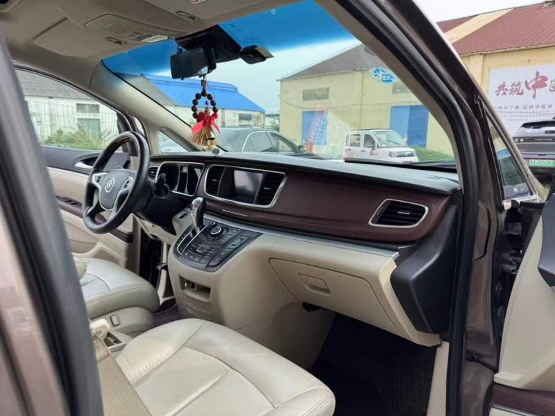 徐州17年别克GL84