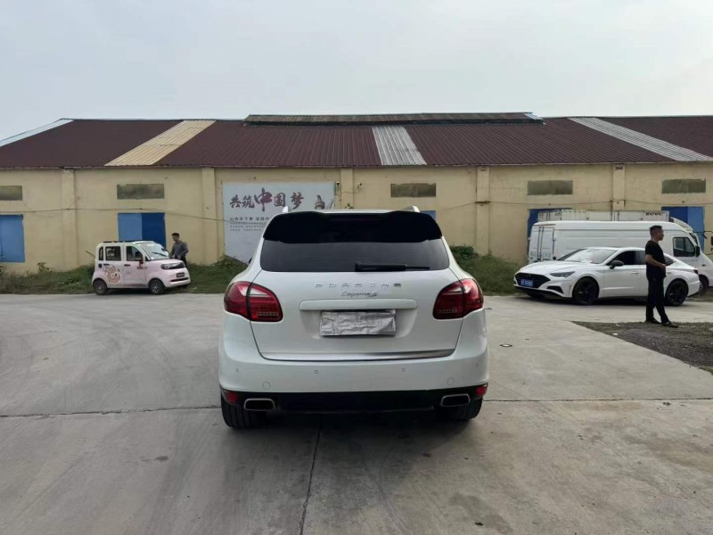 徐州14年保时捷卡宴9