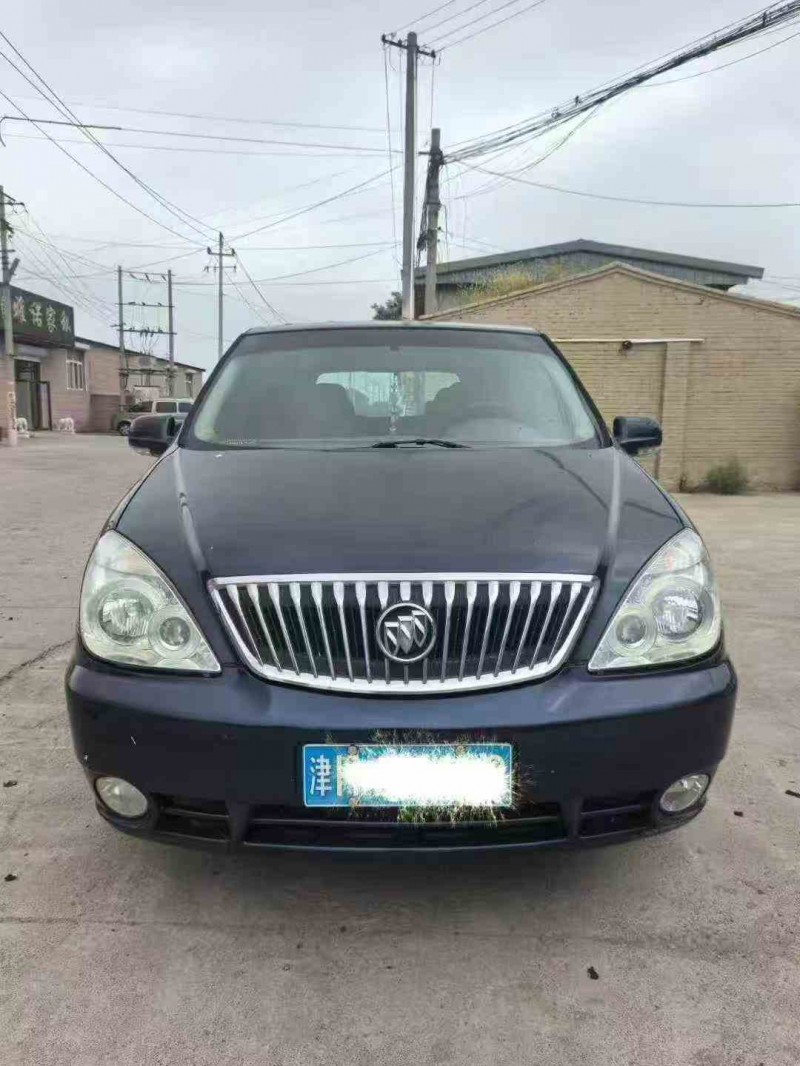 天津13年别克GL81