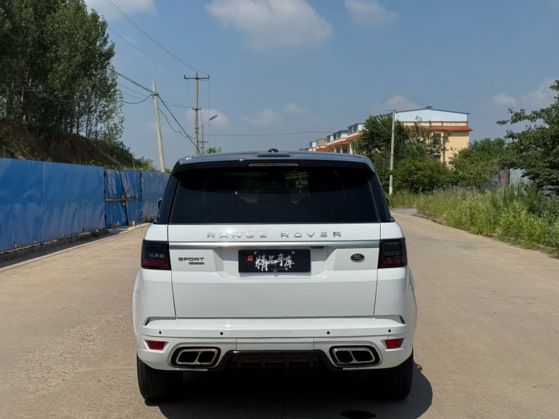 青岛16年路虎揽胜运动9