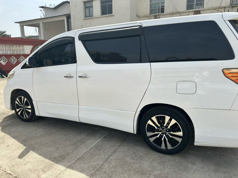 枣庄14年丰田埃尔法7