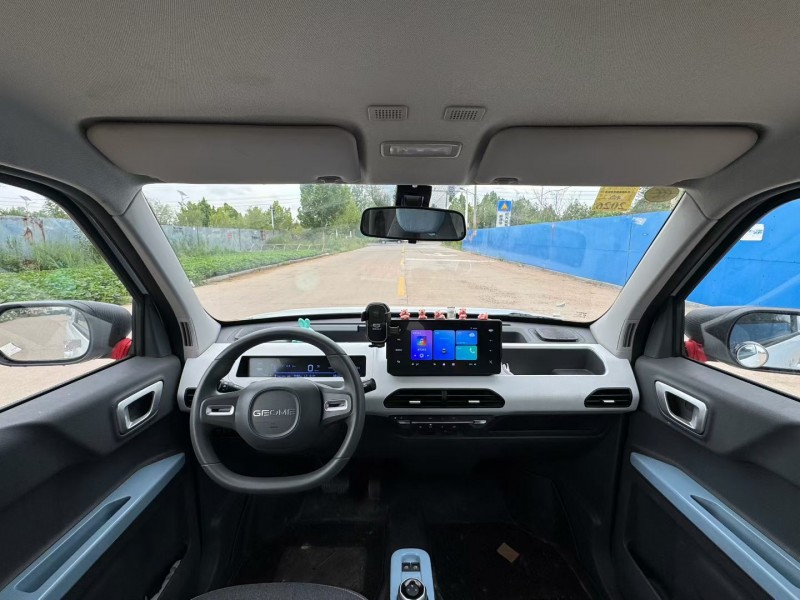 青岛25年吉利熊猫4