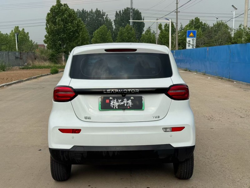 青岛23年零跑汽车T039