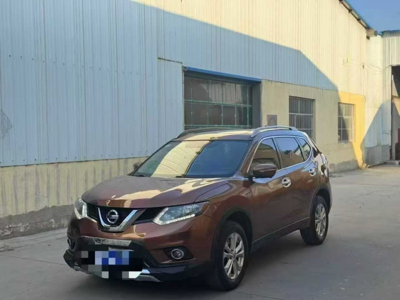 青岛16年日产奇骏2