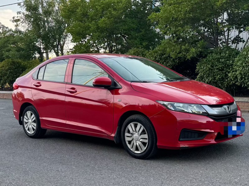 青岛17年本田锋范3