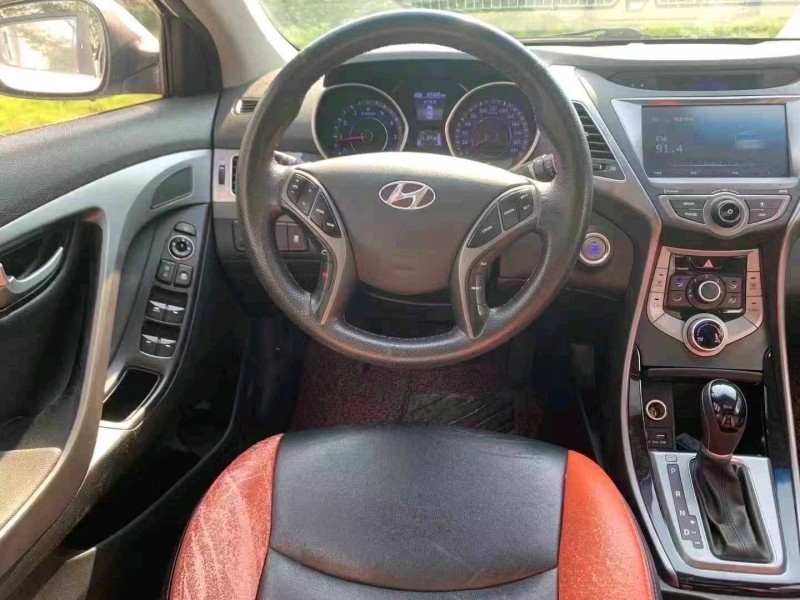 广州17年现代朗动8