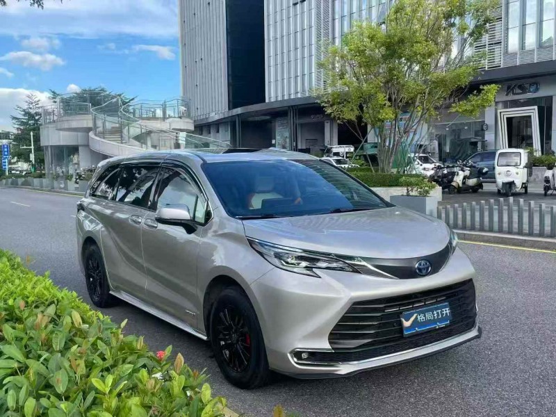 深圳23年丰田塞纳2