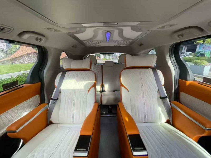 深圳23年丰田塞纳6