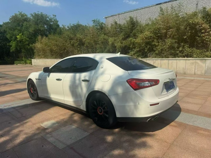 聊城15年玛莎拉蒂Ghibli7