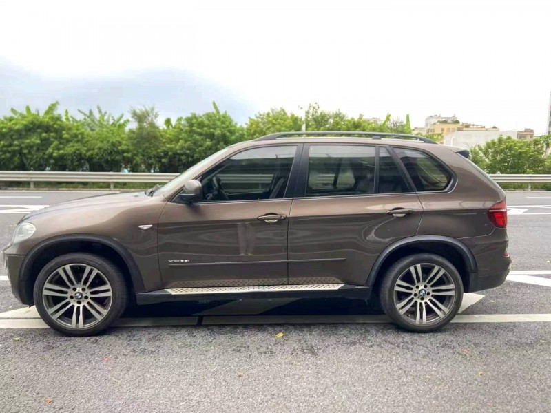 广州13年宝马X56