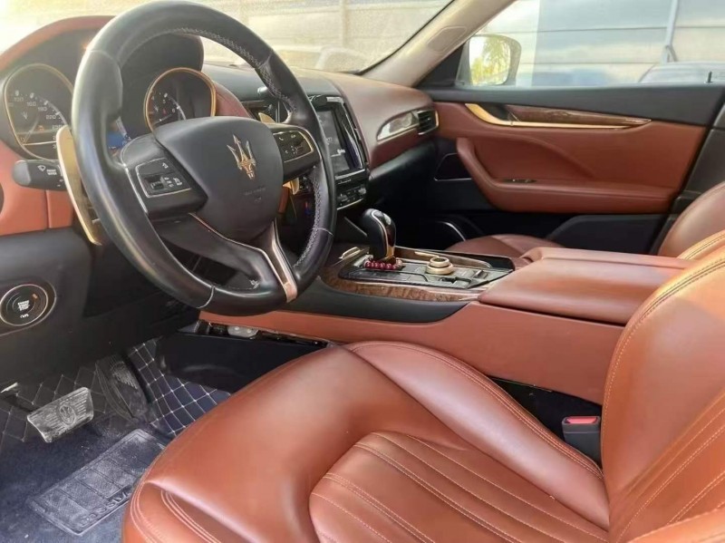 广州18年玛莎拉蒂Levante4