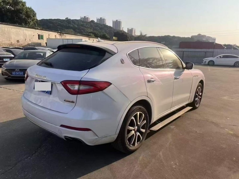 广州18年玛莎拉蒂Levante8