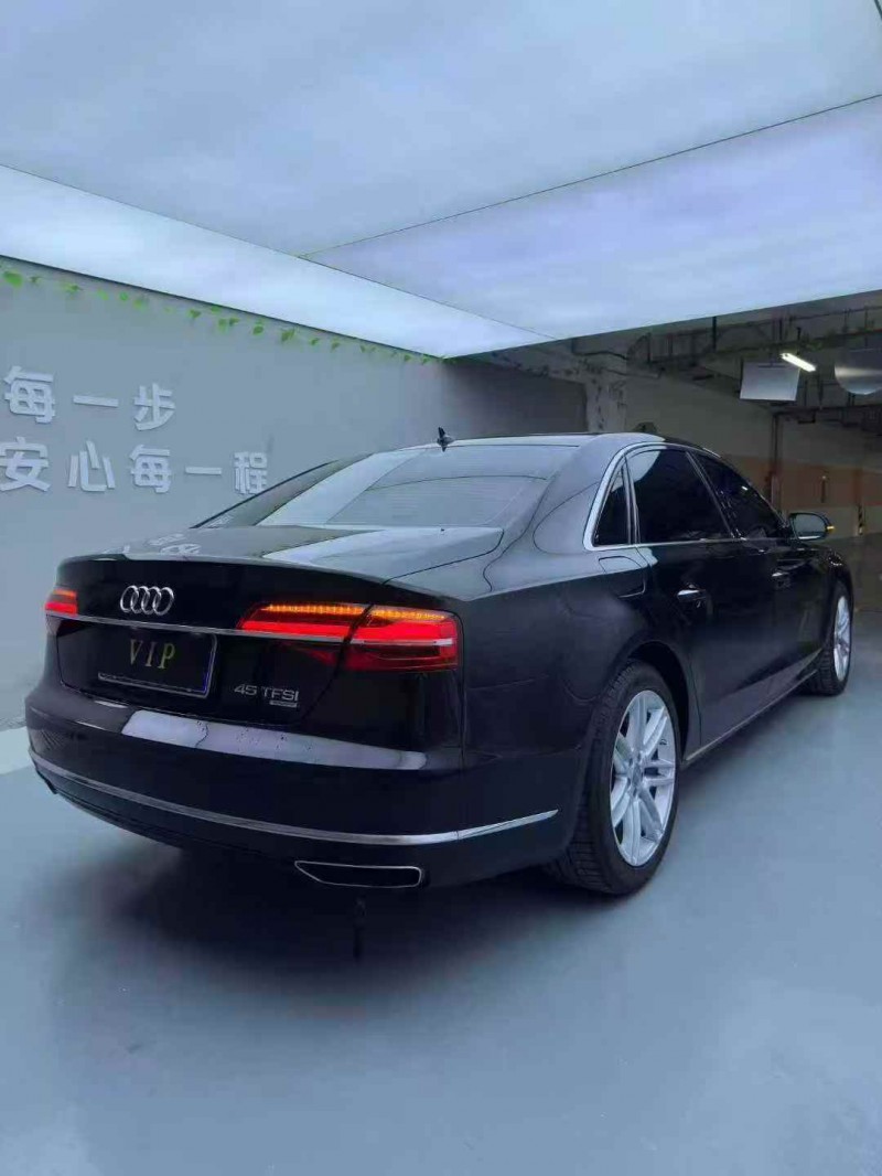 广州17年奥迪A8L8