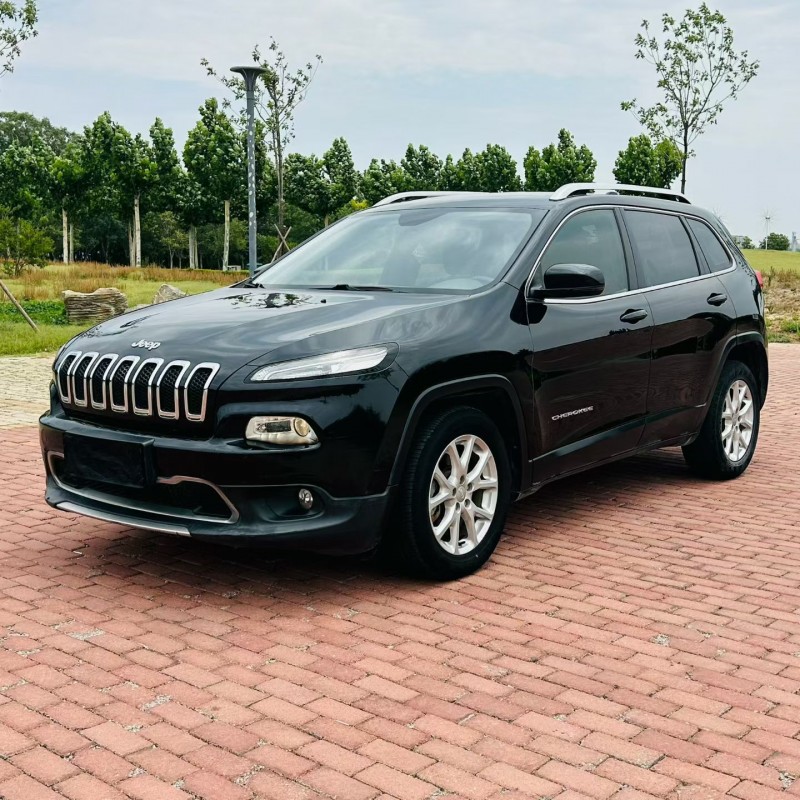 聊城17年Jeep自由光2