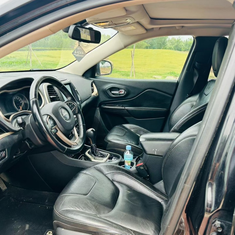 聊城17年Jeep自由光4