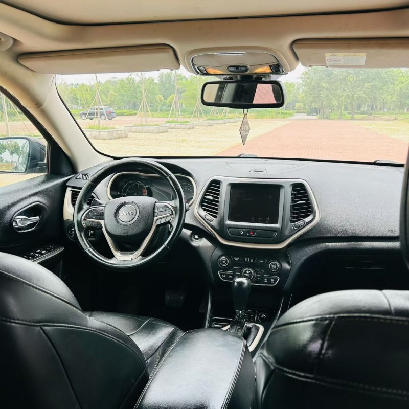 聊城17年Jeep自由光6