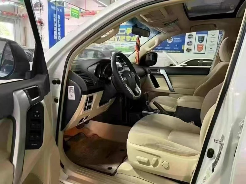 广州17年丰田普拉多4