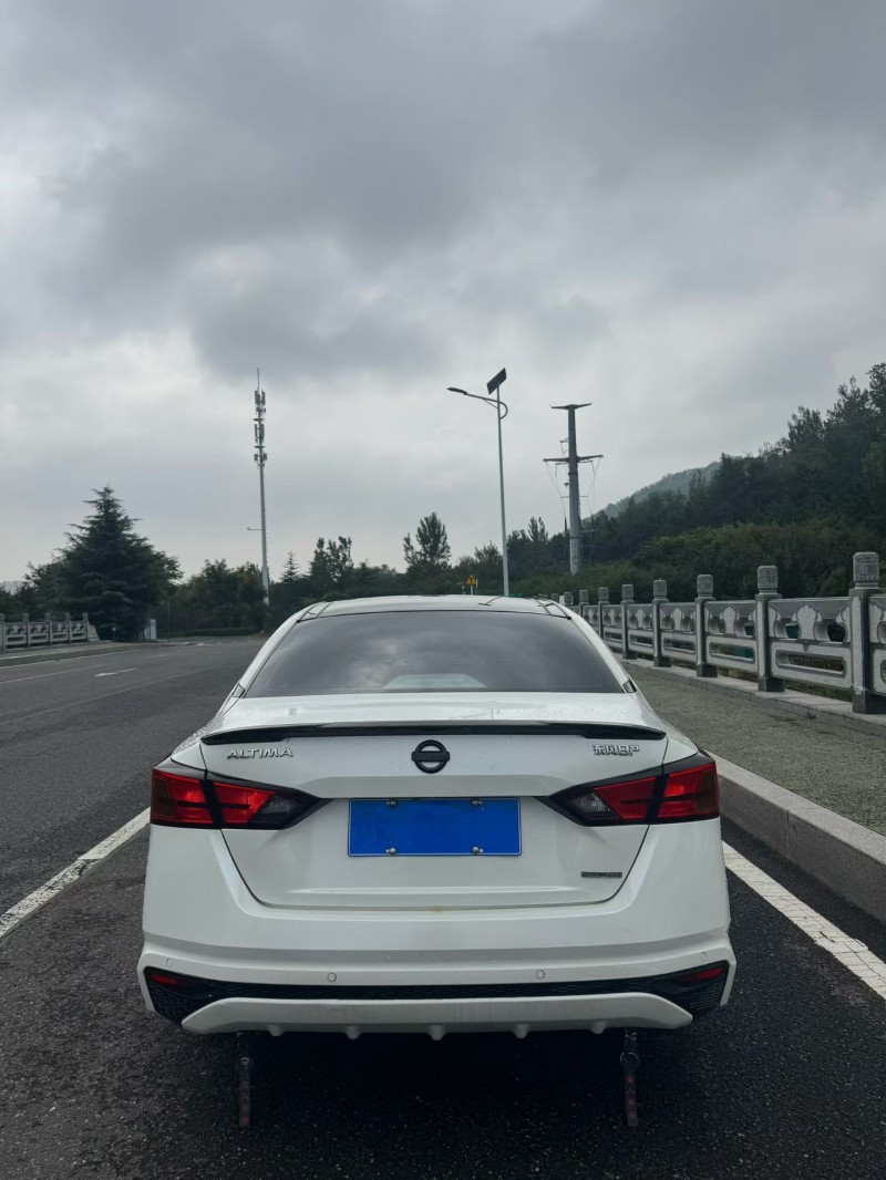 青岛22年日产天籁9