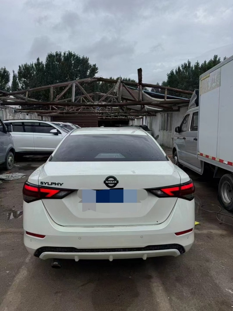 鹤壁21年日产轩逸3