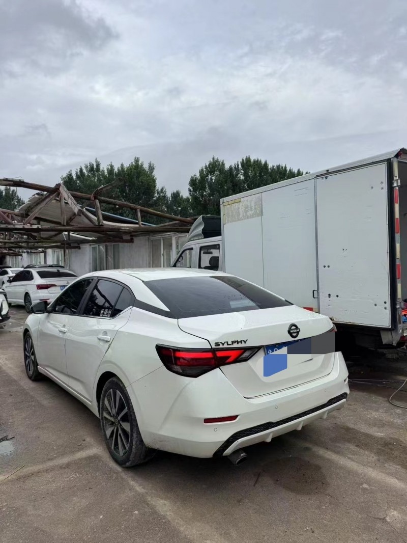 鹤壁21年日产轩逸5