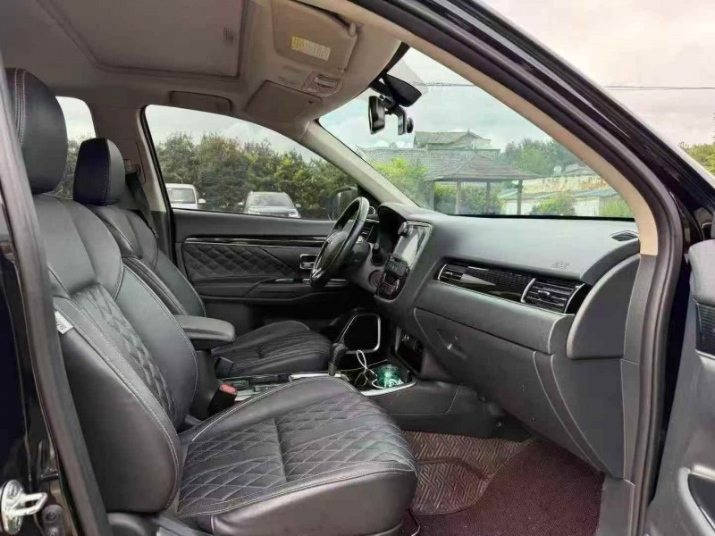 毕节22年三菱欧蓝德5