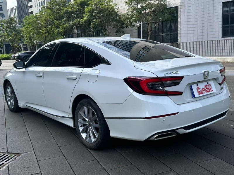 佛山22年本田雅阁8