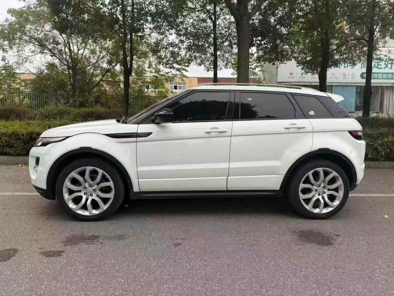 常德14年路虎极光6