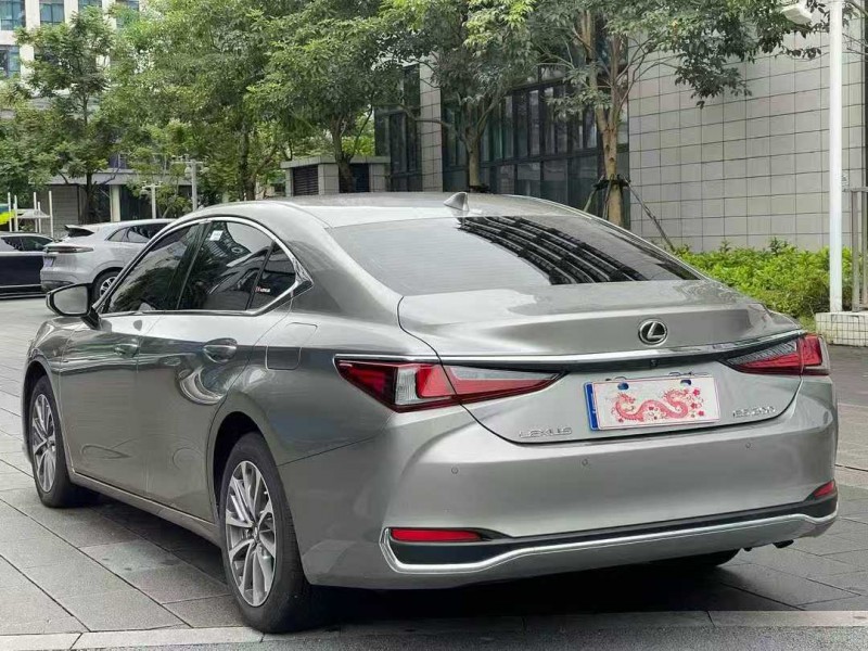 佛山23年雷克萨斯ES7