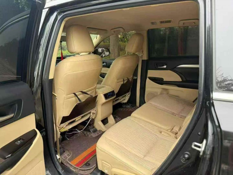 岳阳19年丰田汉兰达8