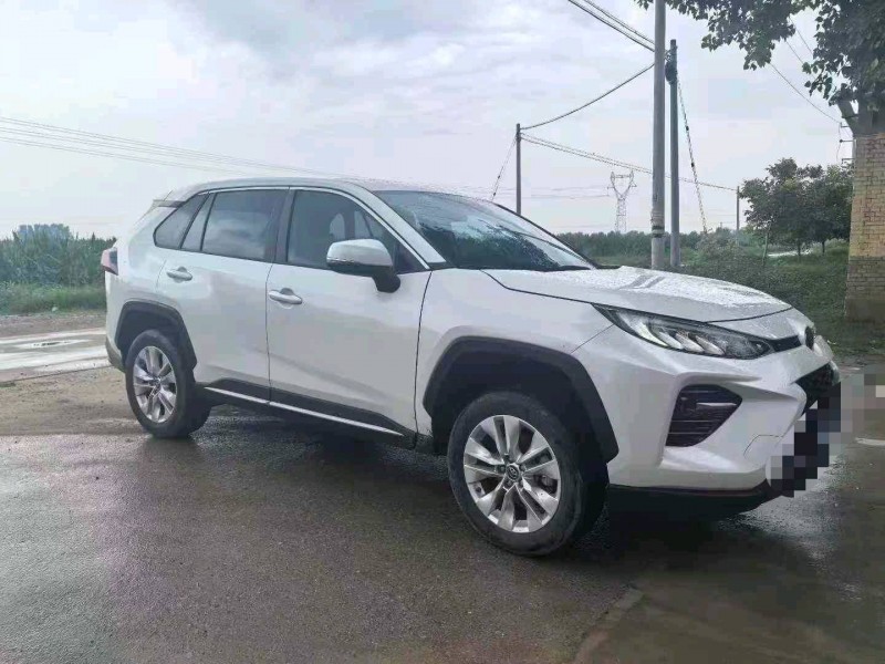 保定23年丰田威兰达3