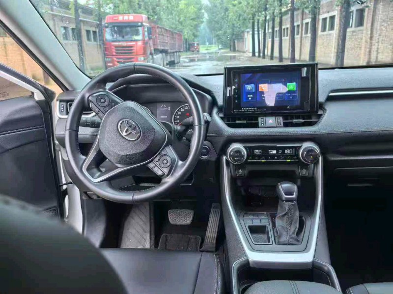 保定23年丰田威兰达4