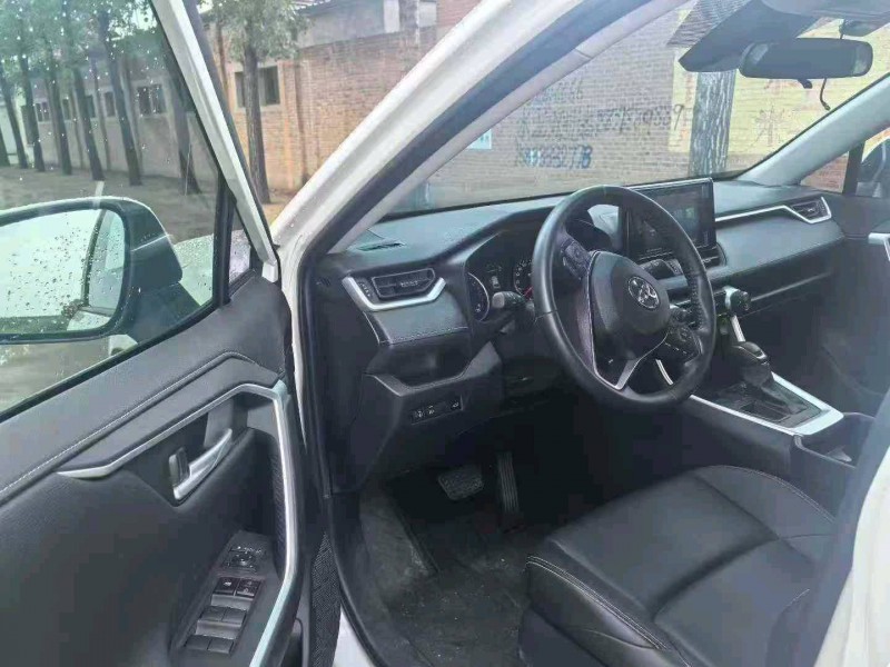 保定23年丰田威兰达6