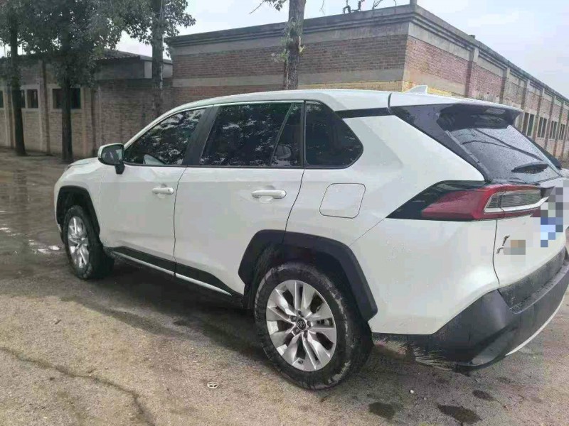 保定23年丰田威兰达8