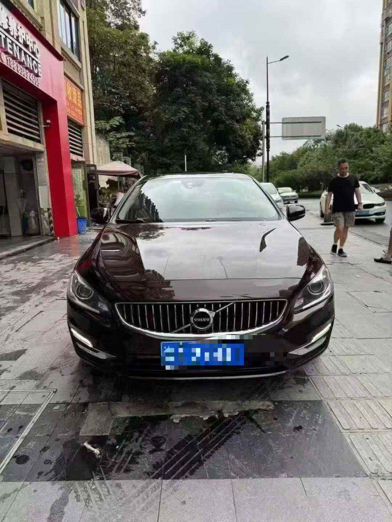 重庆19年沃尔沃S60L1