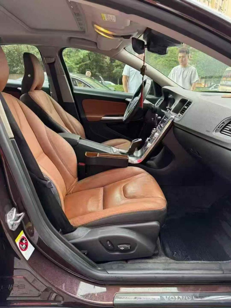 重庆19年沃尔沃S60L4