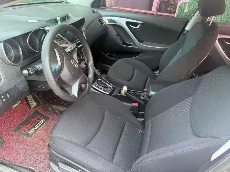 深圳15年现代朗动5