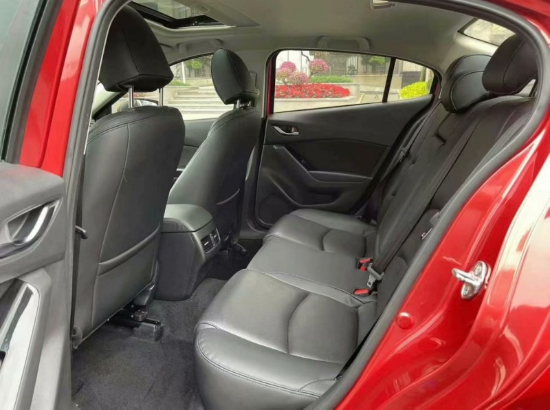 济宁17年马自达昂克赛拉5