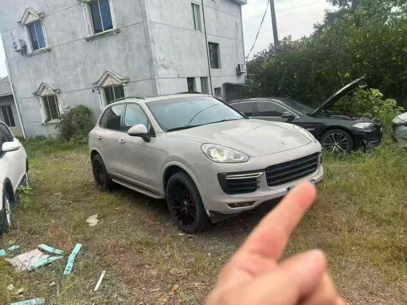 湖州15年保时捷卡宴2