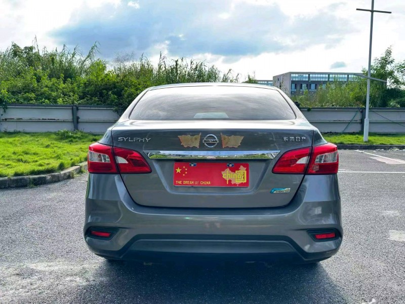 广州17年日产轩逸8