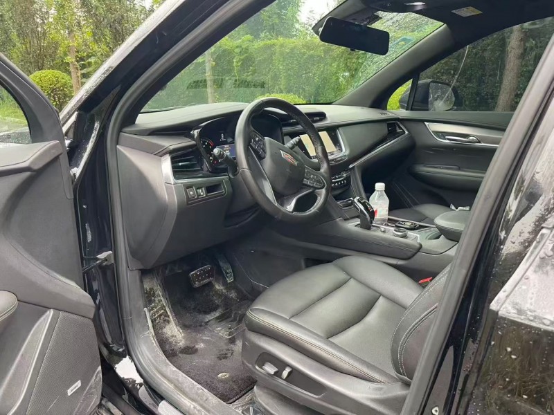 济宁20年凯迪拉克XT65