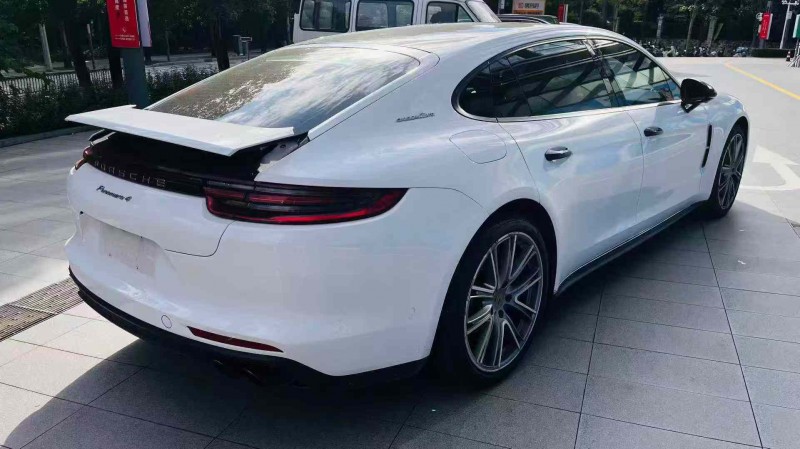 深圳21年保时捷帕拉梅拉8