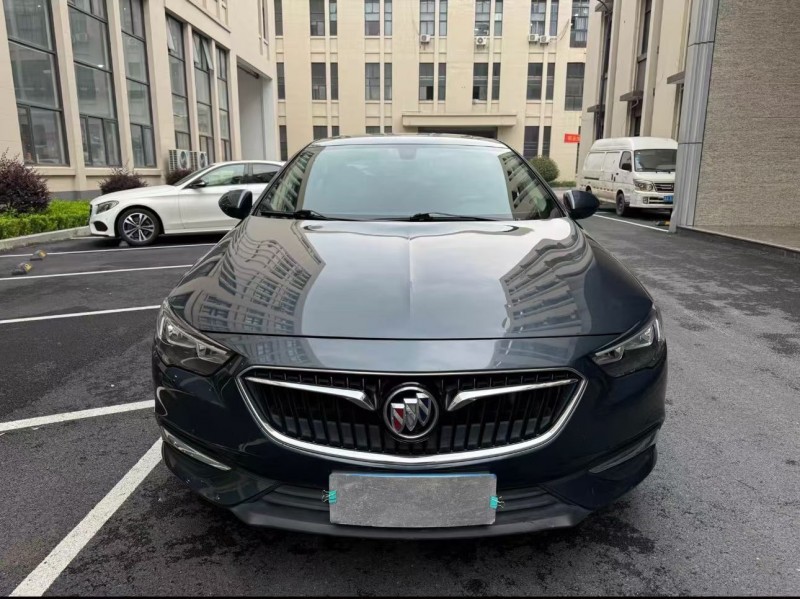 济宁20年别克君威1