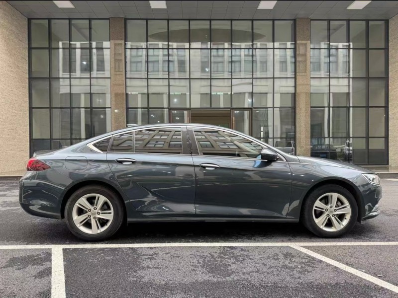 济宁20年别克君威3