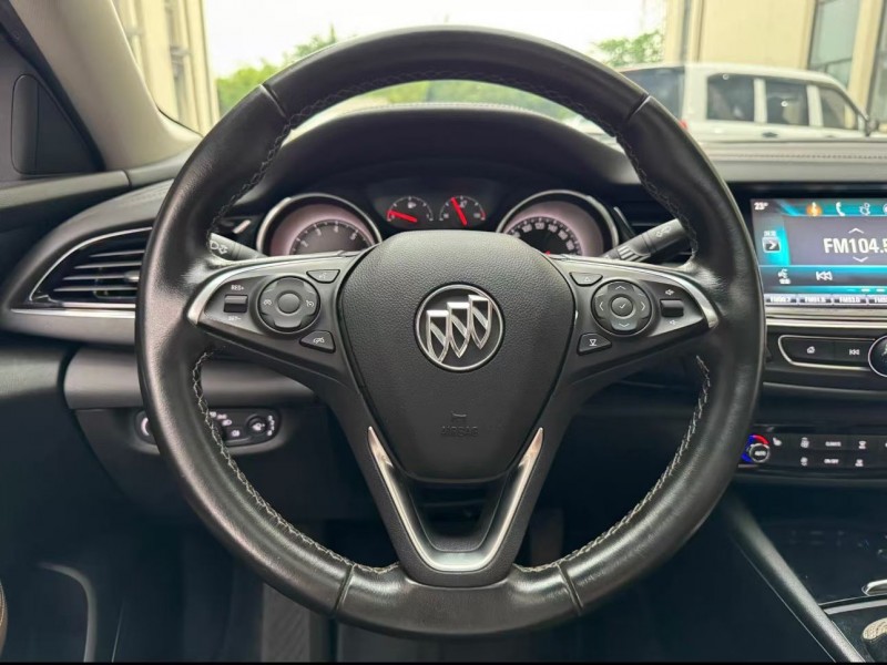 济宁20年别克君威5