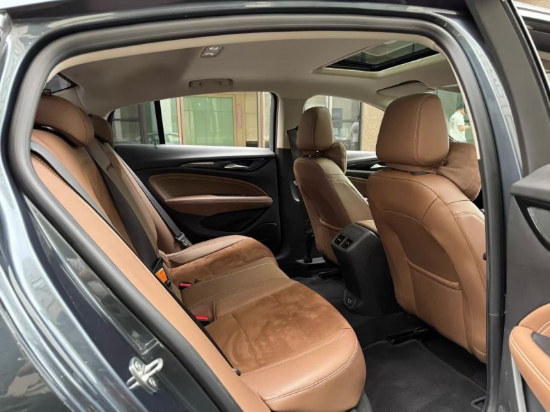 济宁20年别克君威6