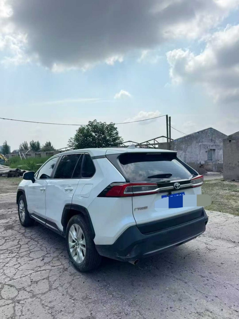 鹤壁22年丰田威兰达8