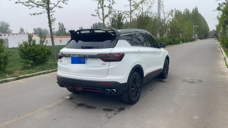 济宁22年吉利缤越8