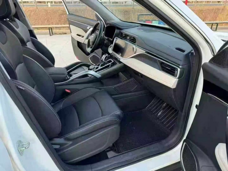 徐州22年吉利博越5